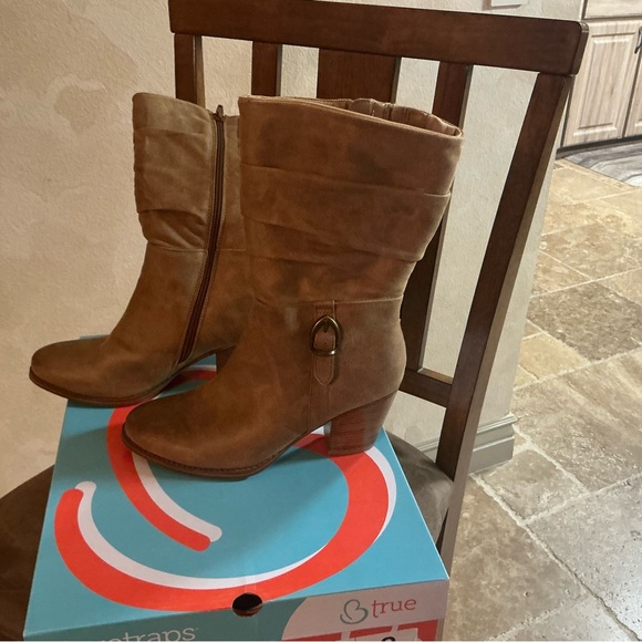 BareTraps Women's size 9 Auburn Cheyenne Mid Calf Heeled Boots - Picture 12 of 16